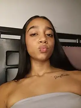 צ'אט XXX בשידור חי של Zoe_Sweett18