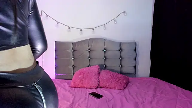 MarieLatex's Live XXX Chat