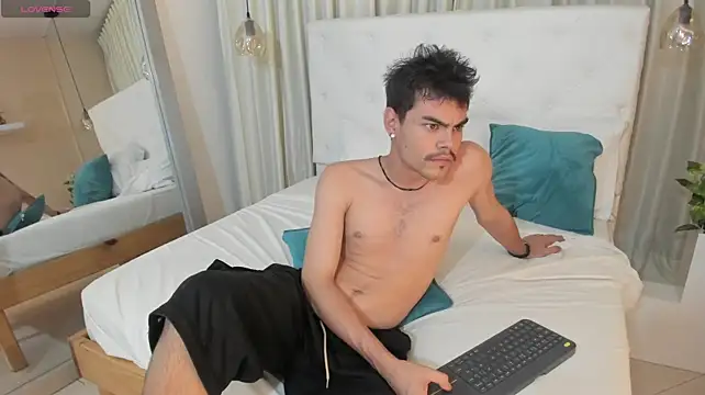 Lycan____n Live XXX chat