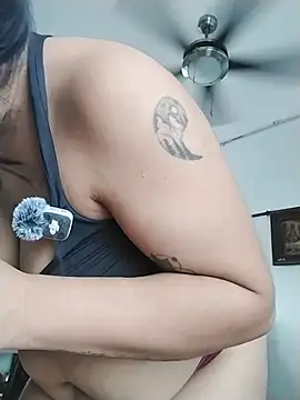 EmpaticBolillo Adlı Modelin Canlı XXX Sohbeti