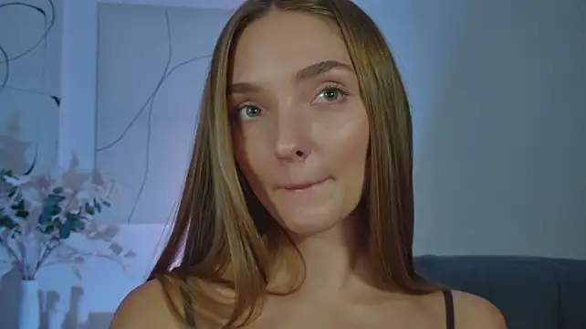 MilaVoss Adlı Modelin Canlı XXX Sohbeti