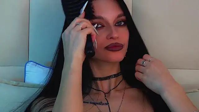 BeverlyMost Adlı Modelin Canlı XXX Sohbeti