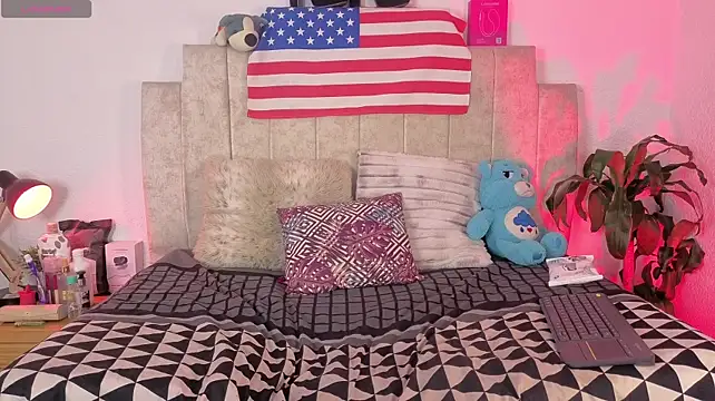 Emilly-hall's Webcam Show