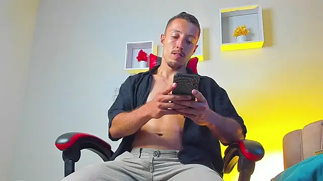 XXX chat uživo modela Lorenzo_Vellum
