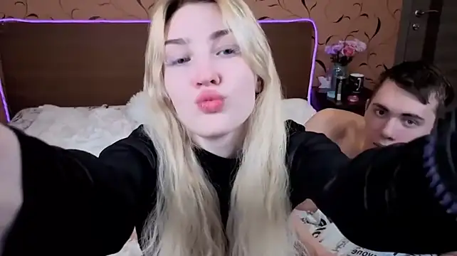 Chat +18 de sohrnycouple ao vivo