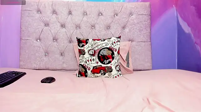 Trinity-presleyn Live XXX chat