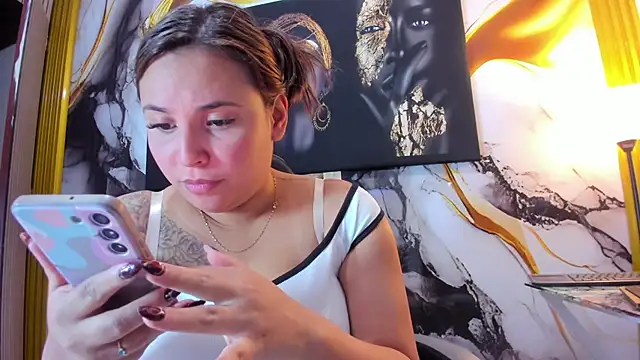 Chatroom XXX en direct de LizzRouse