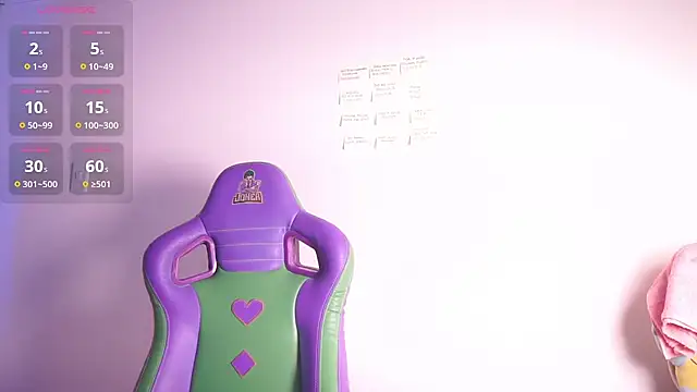 dakotaa_01 Chat XXX in diretta