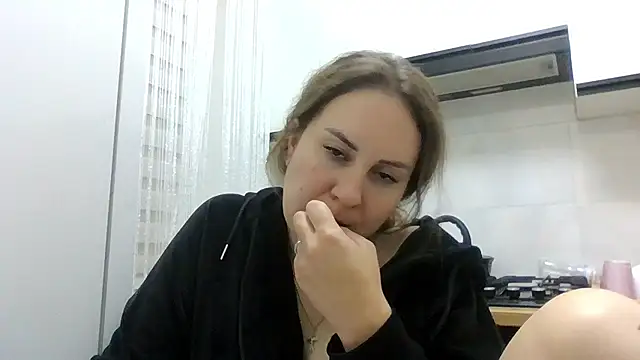 XXX chat uživo modela MeadowEyes