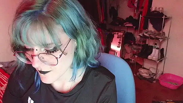 XXX chat uživo modela Rossiee_huntt