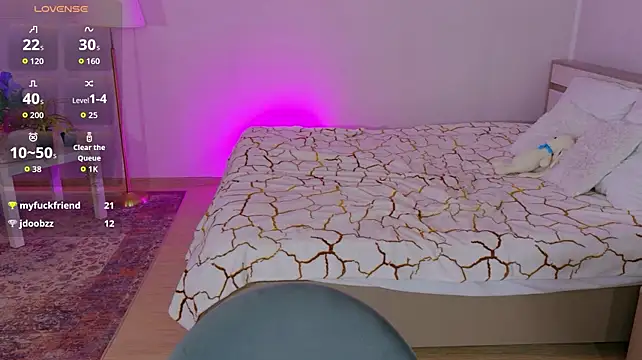 Adetta élő XXX-chatje