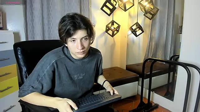 Marcoviolet Adlı Modelin Canlı XXX Sohbeti