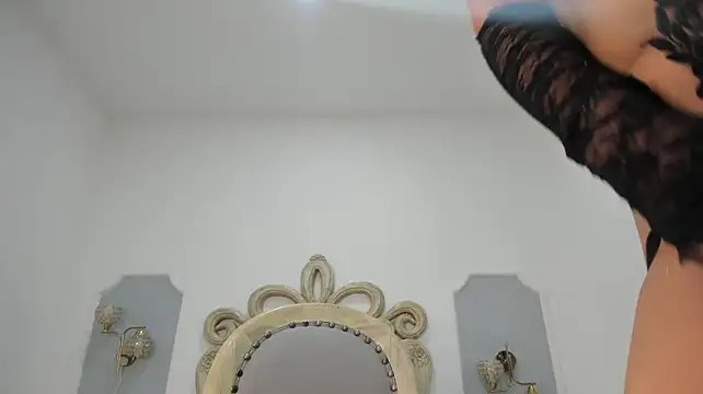 elara_evans' Live XXX Chat