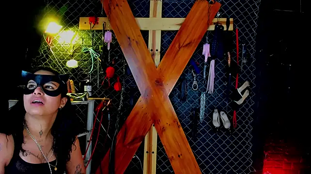 shatta_bdsm_'s Live XXX Chat
