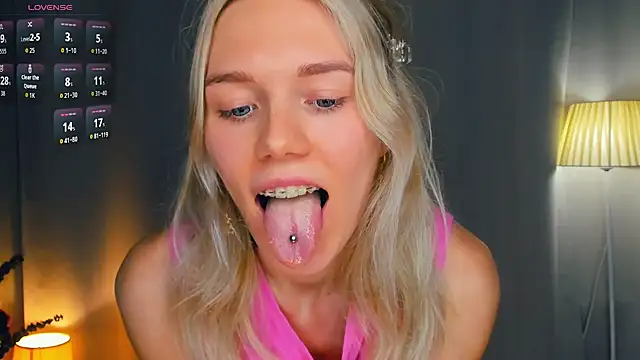 Онлайн чат XXX DianeHonnette