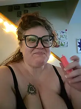 ticklesquirt's Live XXX Chat