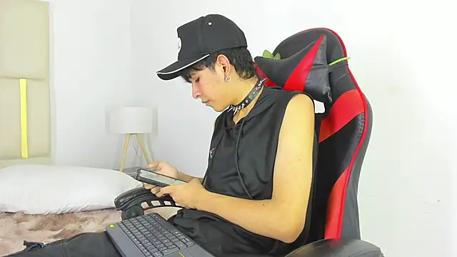 julian_xx – Naživo XXX chat