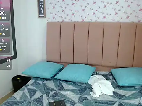 XXX chat uživo modela AmberAndCata