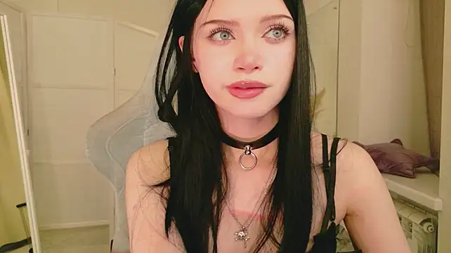 XXX chat uživo modela Dark_Diva