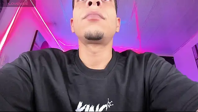 XXX chat uživo modela Ethan_Boyy