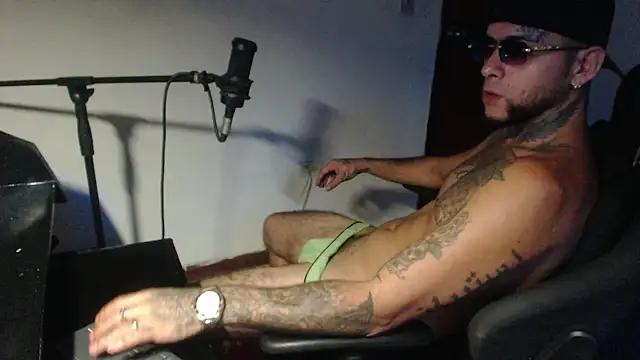 ROOKERTn Live XXX chat