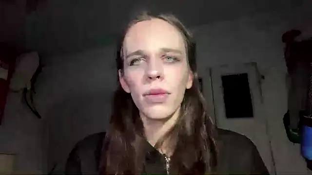 HotFemBooy – webcam-show
