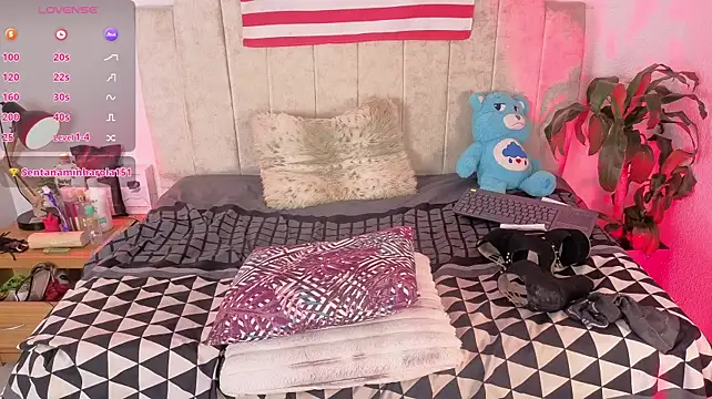 Emilly-hall Chat XXX live