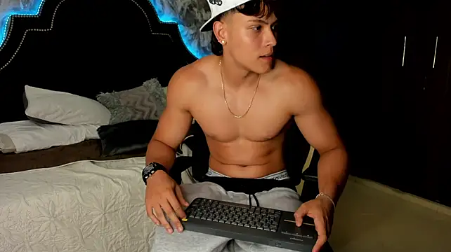 Živý XXX chat DilanMiller_
