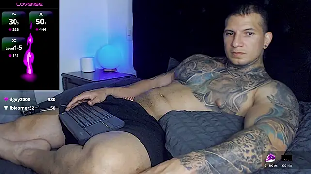 XXX chat uživo modela Shane_Clay