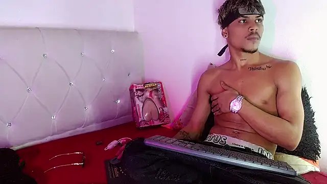 צ'אט XXX בשידור חי של Angel_foxc13