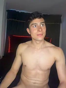AustinJones_ Adlı Modelin Canlı XXX Sohbeti