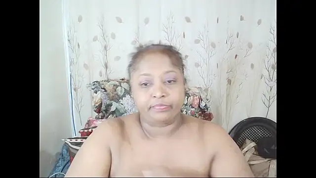 Indiantasha élő XXX-chatje