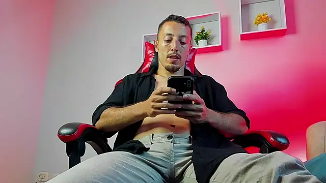 Lorenzo_Vellum Chat XXX live