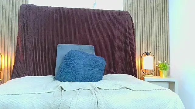 NICOL-JARAMILLO Live XXX-Chat