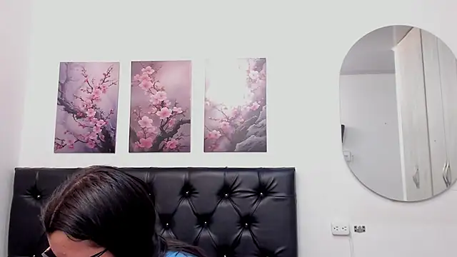 pinky_f00x লাইভ XXX চ্যাট