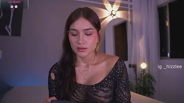 AnnyHizzle's Live XXX Chat