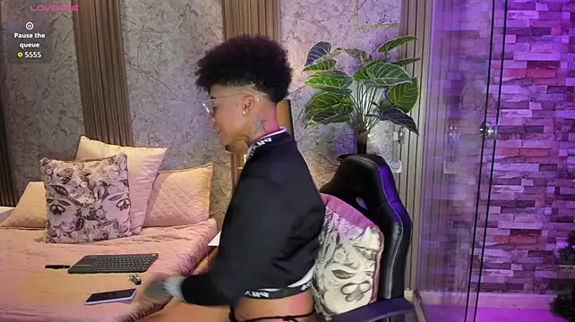 Chat +18 de LuciaWallace ao vivo
