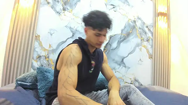 Chatroom XXX en direct de Toshi_75