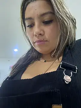 LIZ-06_ Live XXX-chat