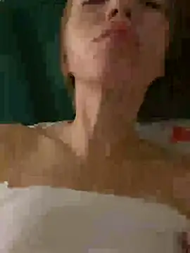 Lisaaa_AlisaのライブXXXチャット