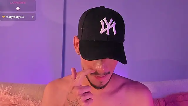 ApoloXanthos' Live XXX Chat