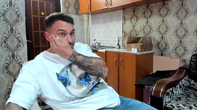 Jonmusclemaster Chat XXX in diretta