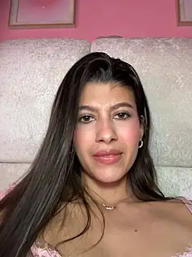 Lenapink19 Adlı Modelin Canlı XXX Sohbeti