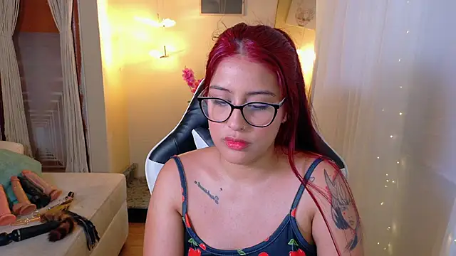 צ'אט XXX בשידור חי של LucianaTorresx