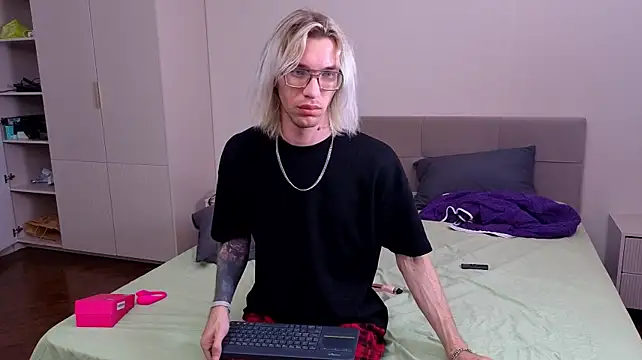FelixMod live XXX chat