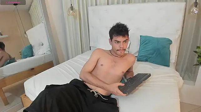 Lycan____ Chat XXX live