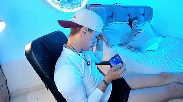 Chat +18 de Timothy_ros ao vivo