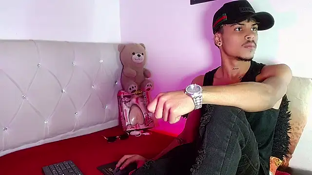 Angel_foxc13 Adlı Modelin Canlı XXX Sohbeti