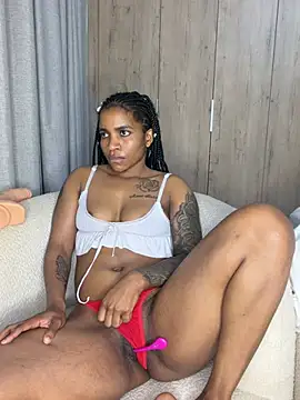 Milkypucy লাইভ XXX চ্যাট