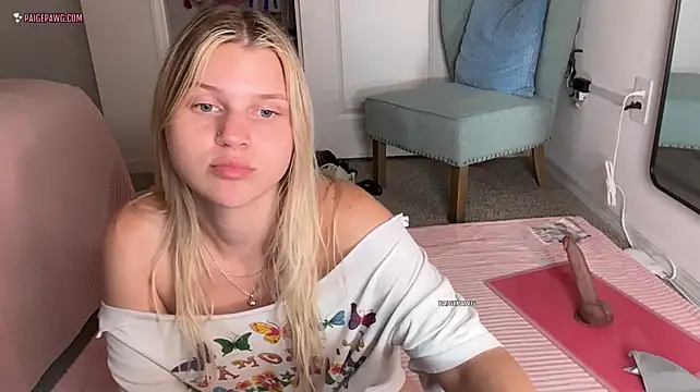 PaigePawgのライブXXXチャット
